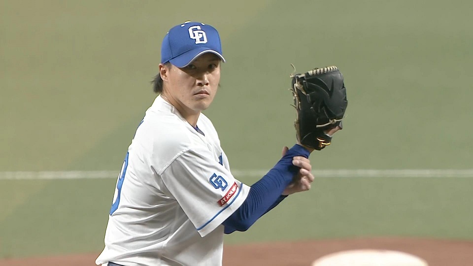 齋藤綱記の嫁は白岩まちこで確定？ソフバン選手との不倫疑惑も