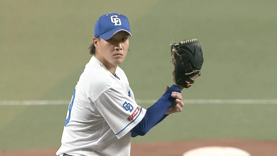 齋藤綱記の嫁は白岩まちこで確定？ソフバン選手との不倫疑惑も